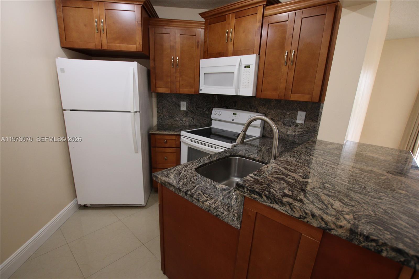 690 W Park Dr 2-204 Property Photo 10