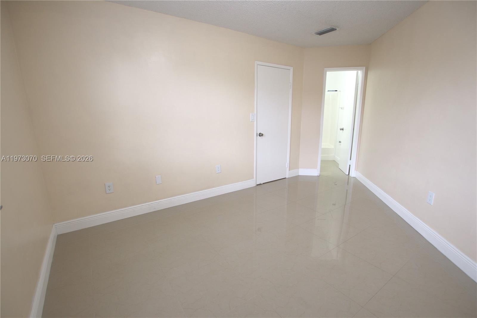 690 W Park Dr 2-204 Property Photo 27