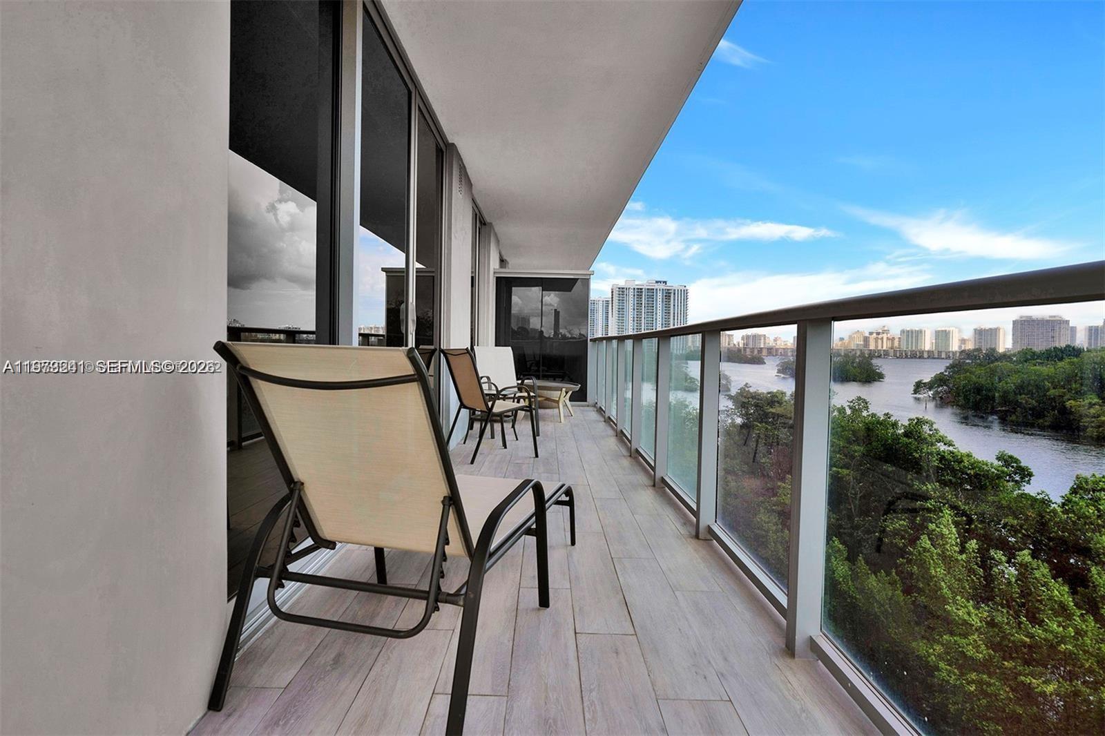 16385 Biscayne Blvd 421 Property Photo 2