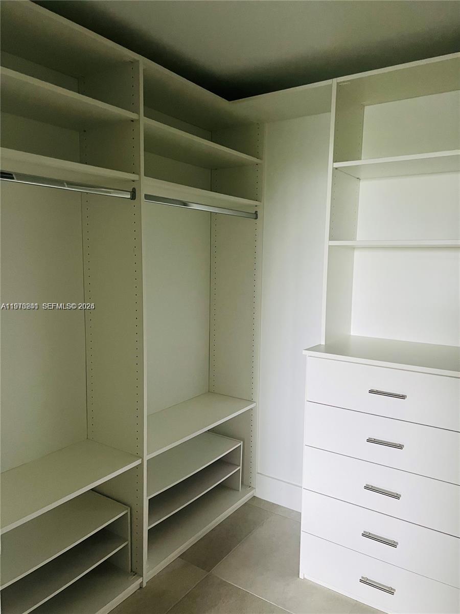 16385 Biscayne Blvd 421 Property Photo 13