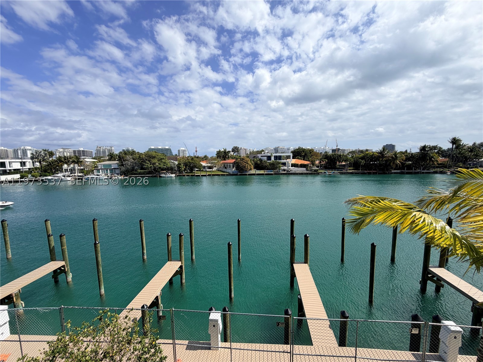 9221 E Bay Harbor Dr 309 Property Photo 4
