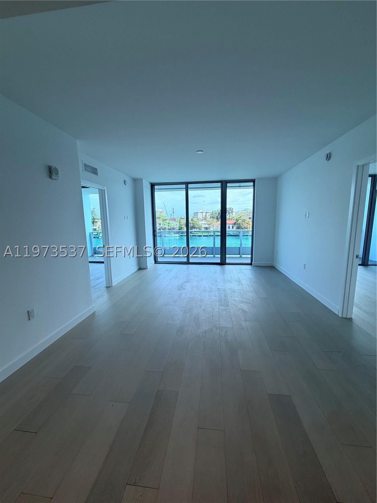 9221 E Bay Harbor Dr 309 Property Photo 8