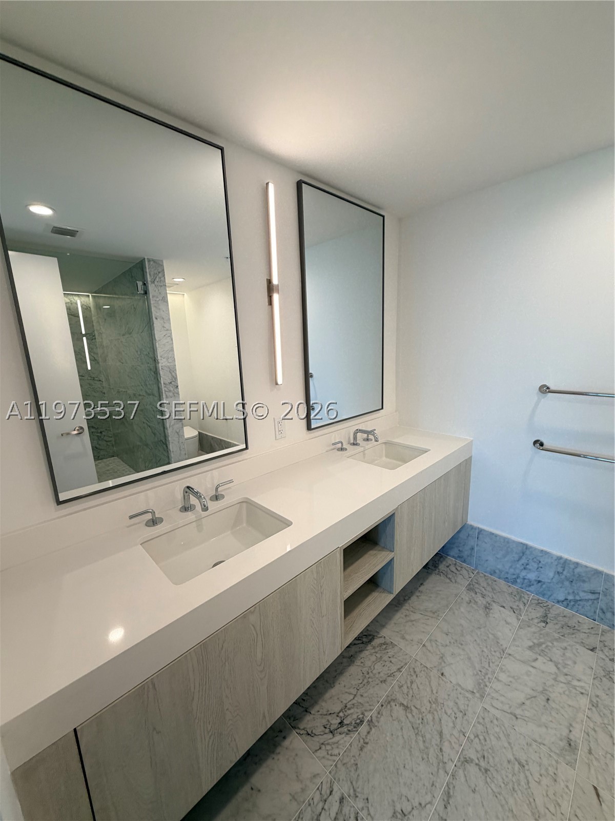 9221 E Bay Harbor Dr 309 Property Photo 16