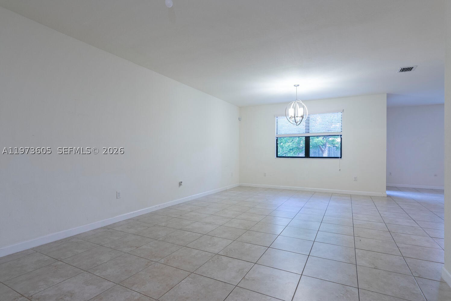 516 Se 35th Ter Property Photo 3
