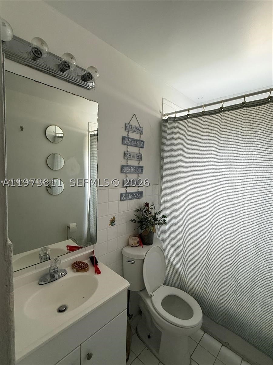 20305 Nw 27th Ct Property Photo 4