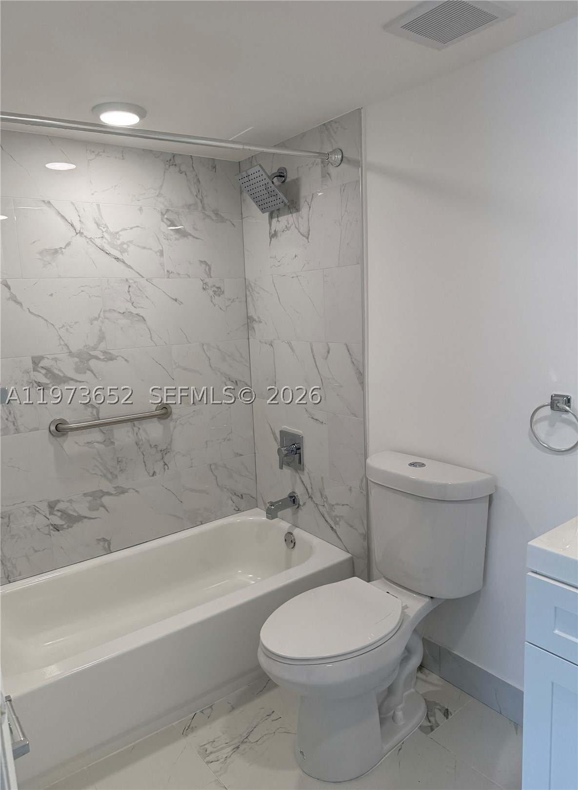 20761 Ne 4th Pl 104 Property Photo 10