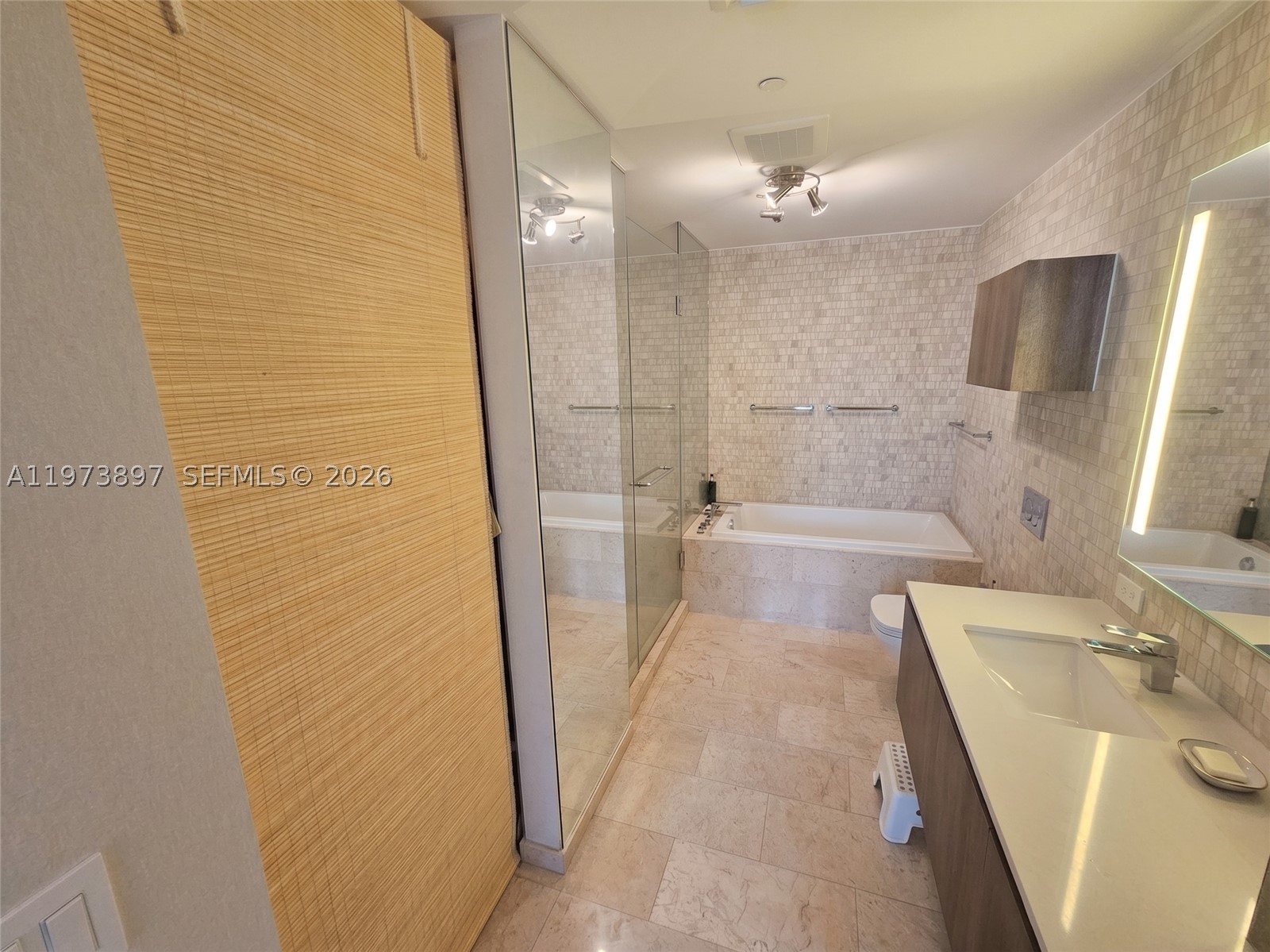68 Se 6th St 1806 Property Photo 10