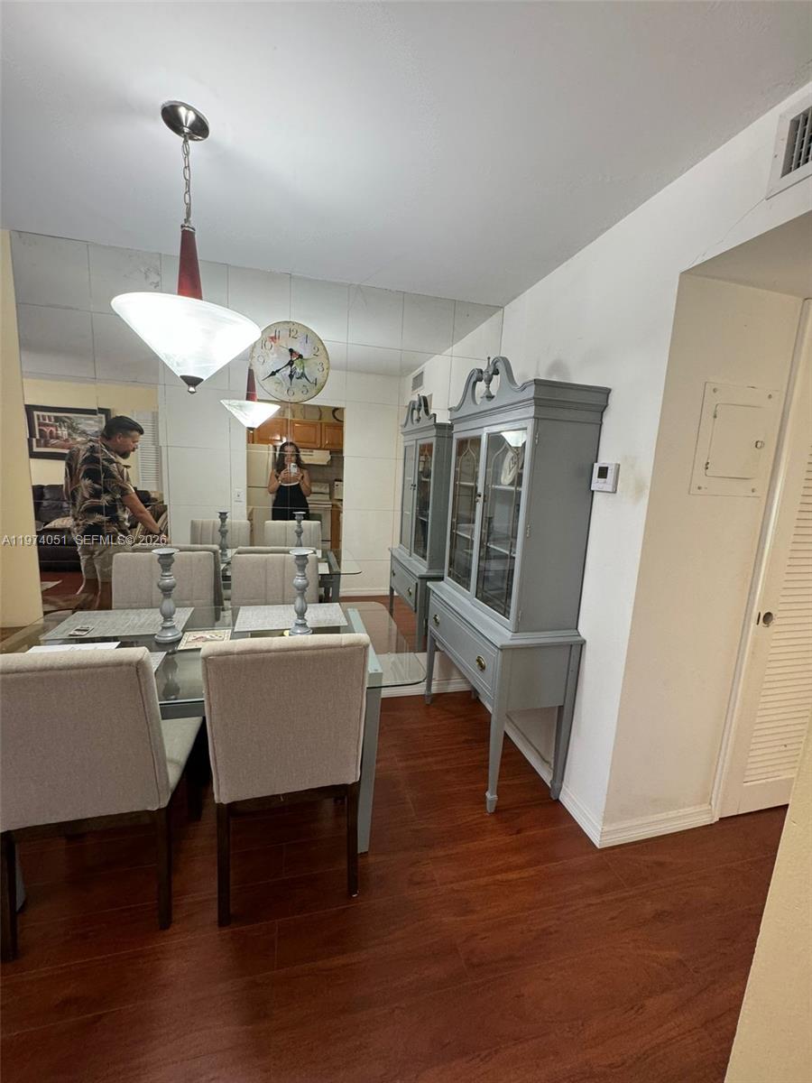 221 Kent M 221 Property Photo 17