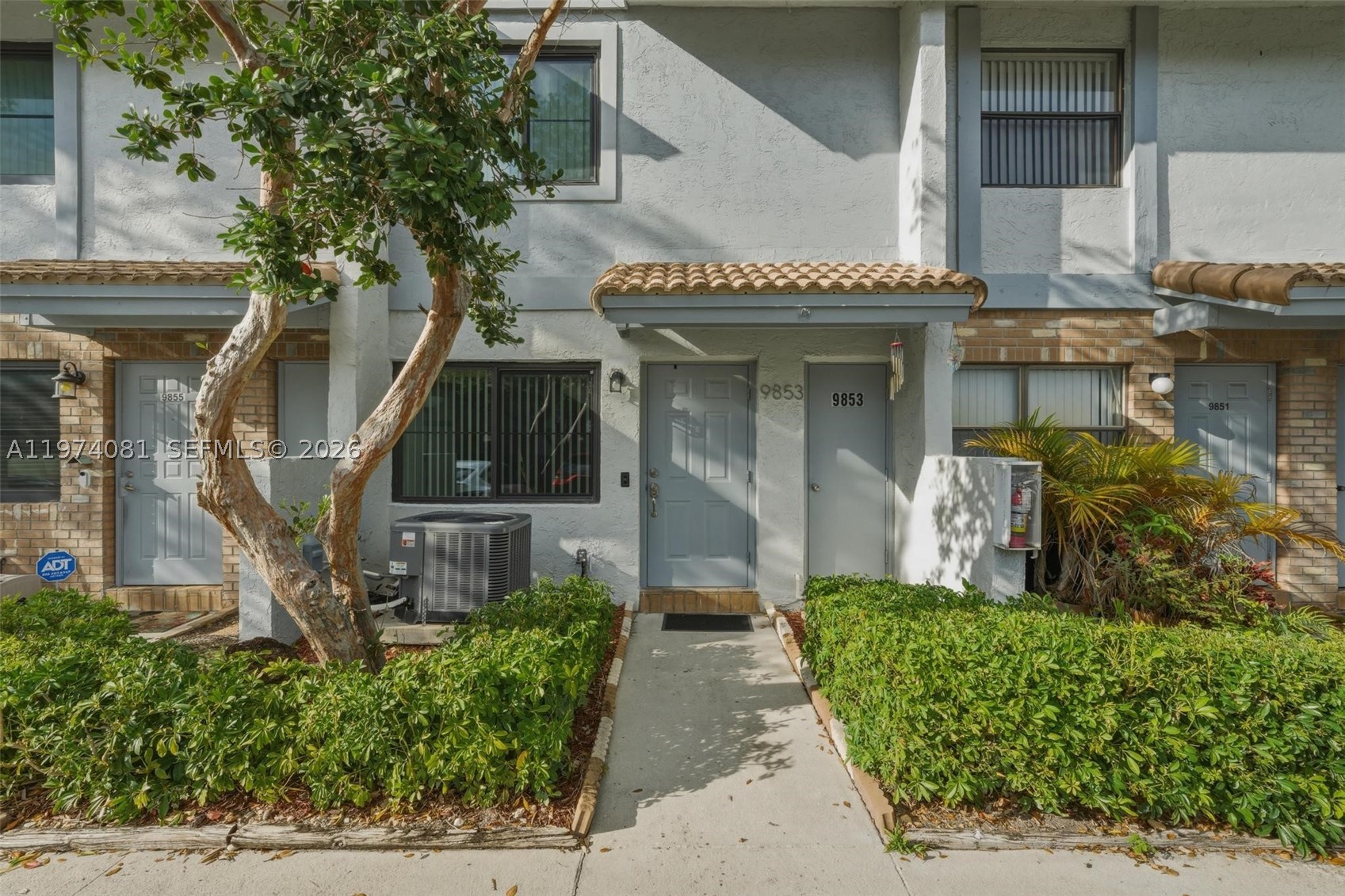 9853 Riverside Dr 8-24 Property Photo 2