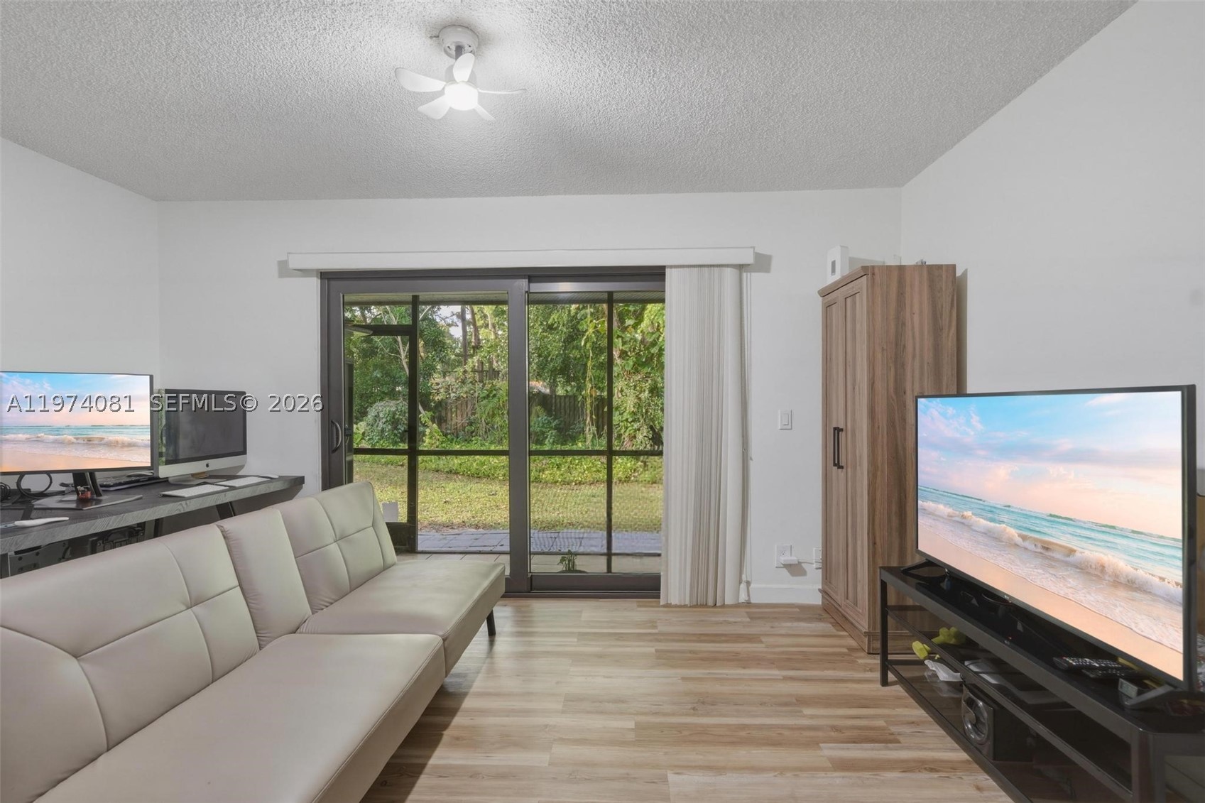 9853 Riverside Dr 8-24 Property Photo 18