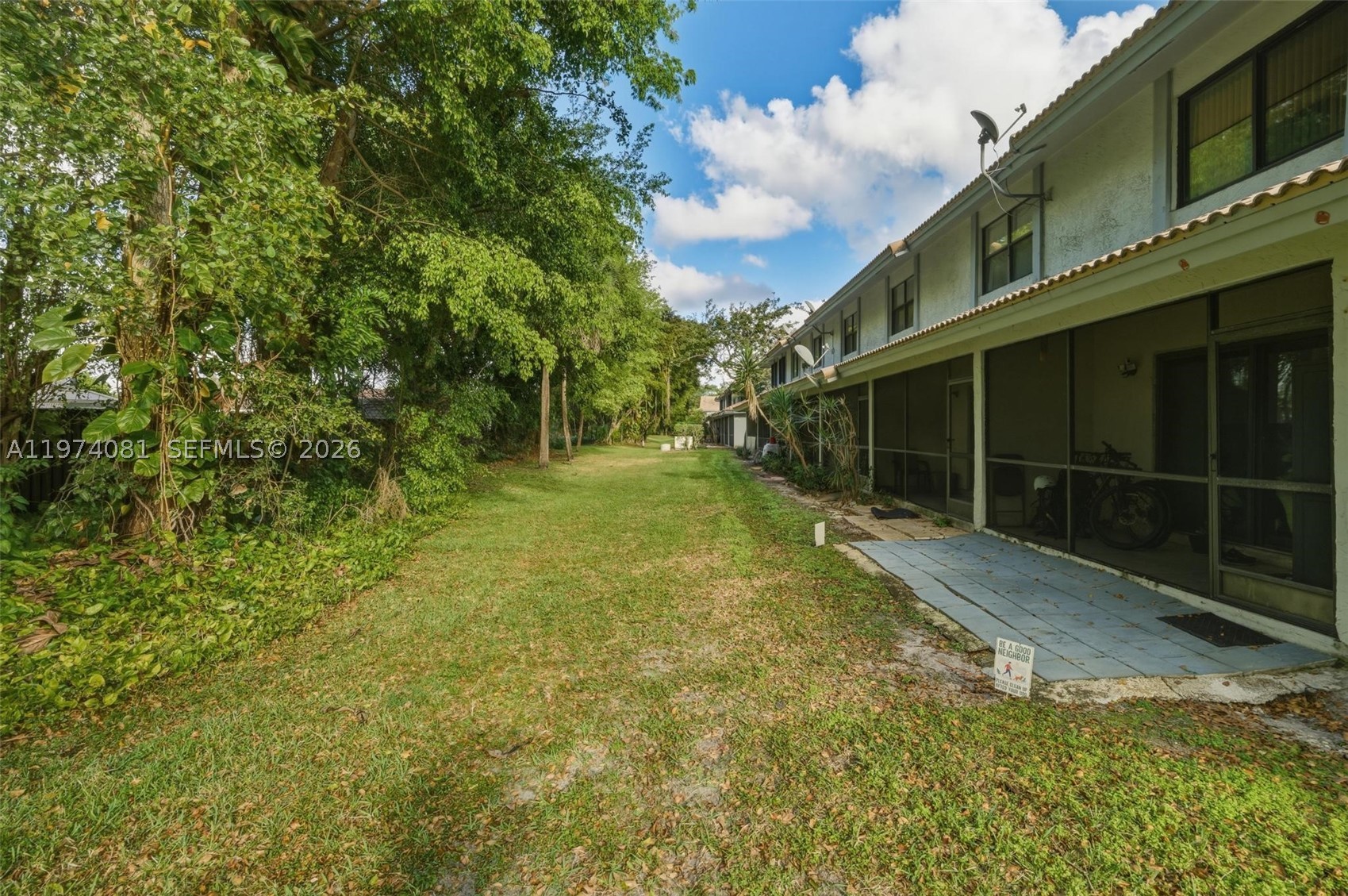 9853 Riverside Dr 8-24 Property Photo 32
