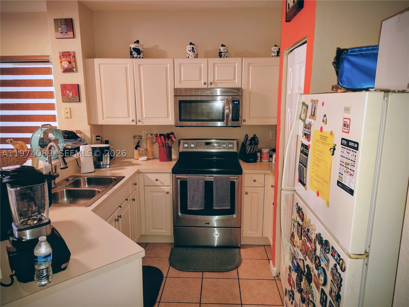 A11974089 Property Photo 3