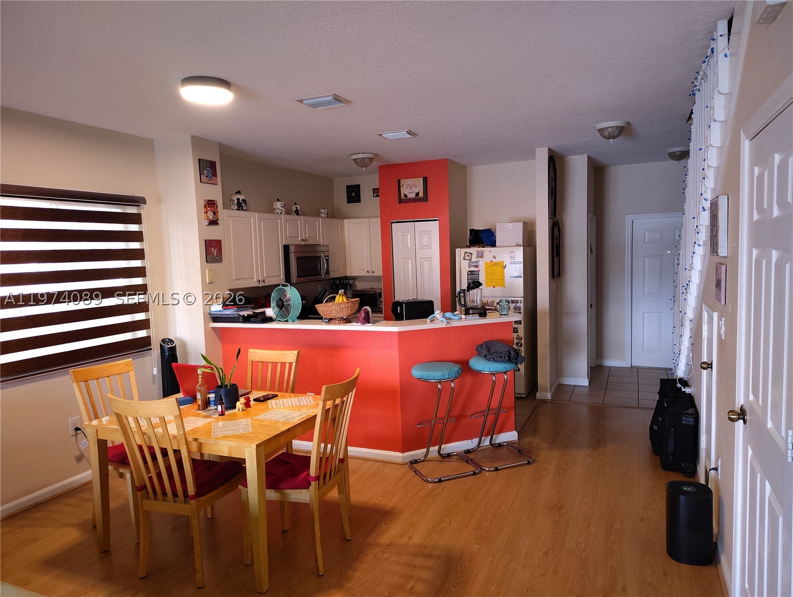 A11974089 Property Photo 4