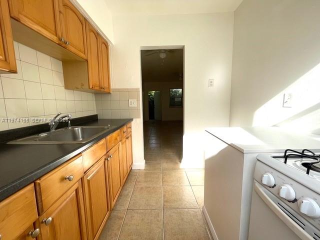 810 82nd St Property Photo 8