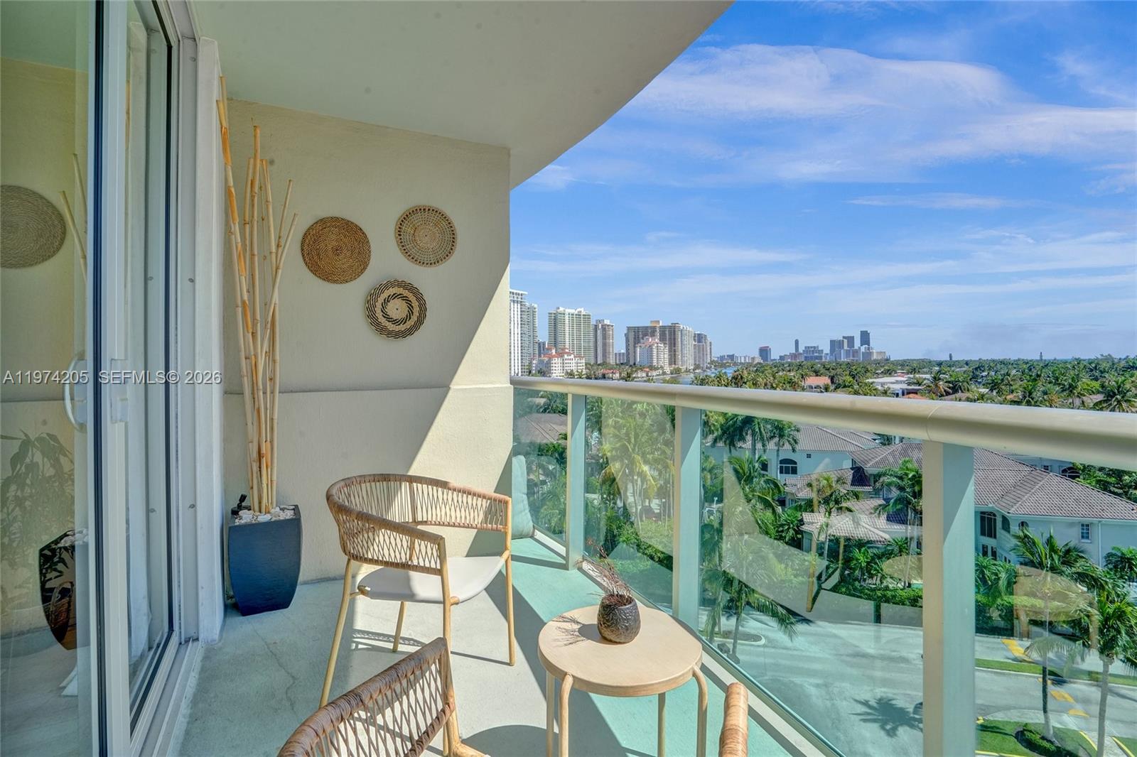 19380 Collins Ave 718 Property Photo 1