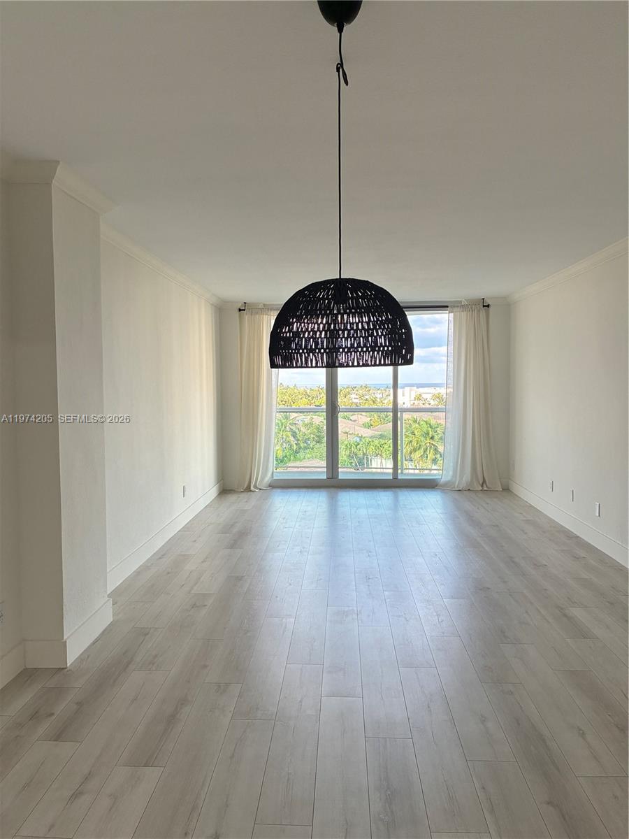 19380 Collins Ave 718 Property Photo 8