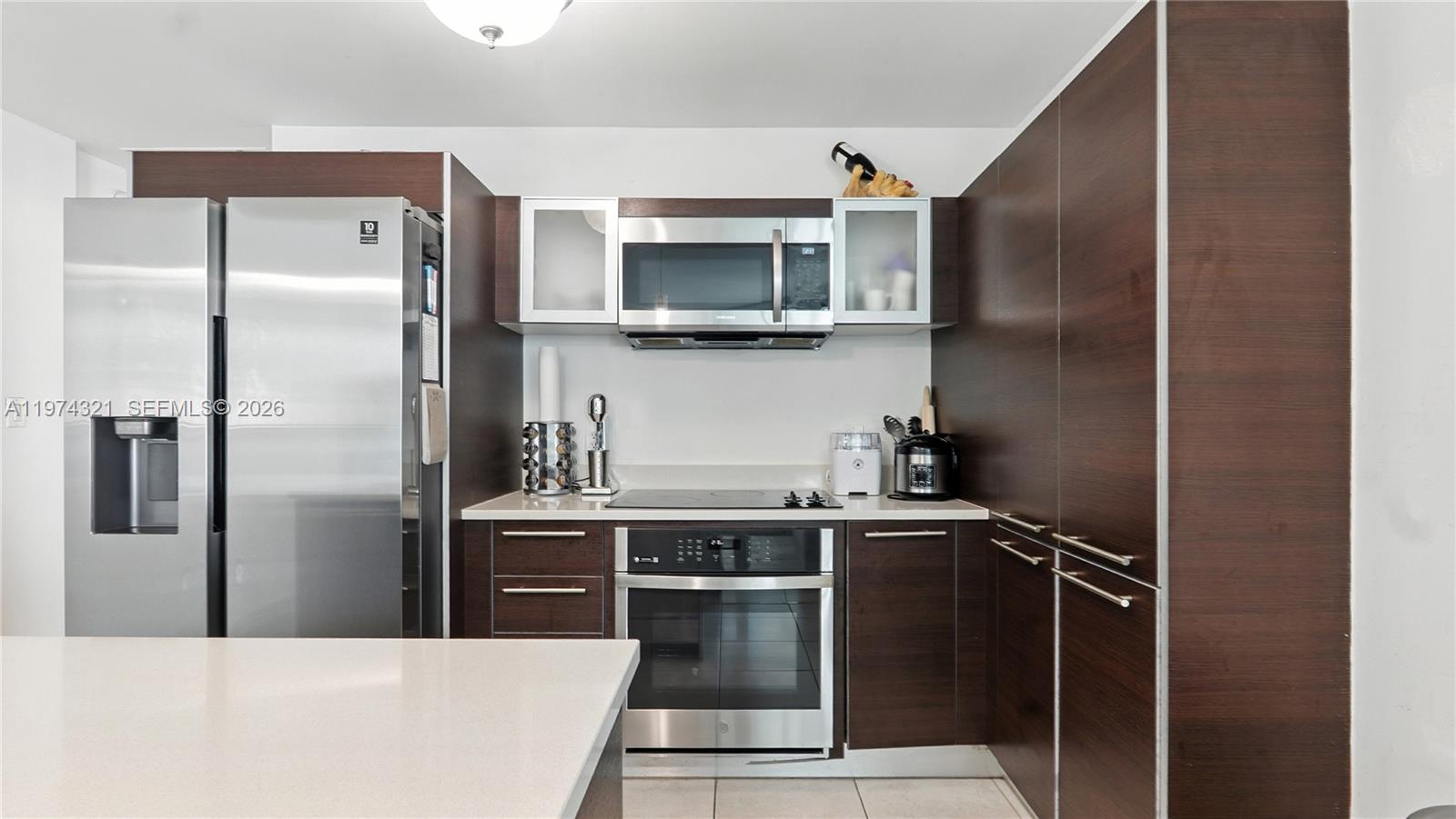 1900 N Bayshore Dr 2810 Property Photo 8