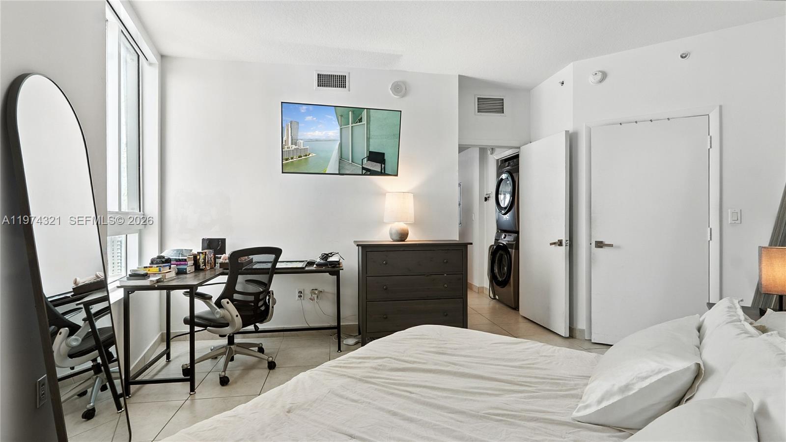 1900 N Bayshore Dr 2810 Property Photo 10
