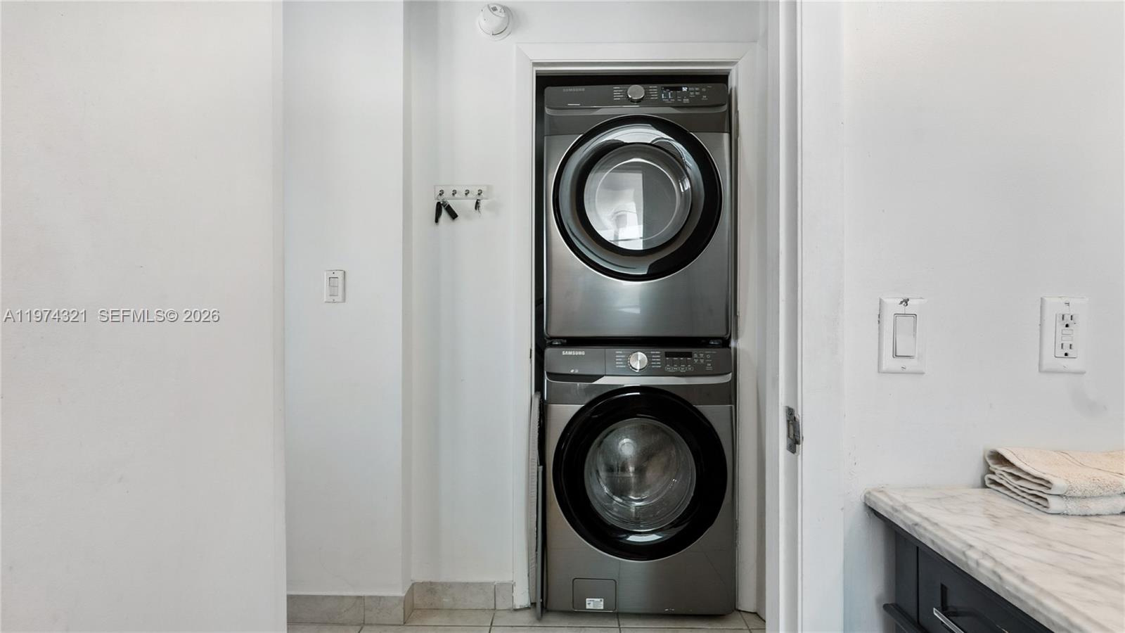 1900 N Bayshore Dr 2810 Property Photo 14