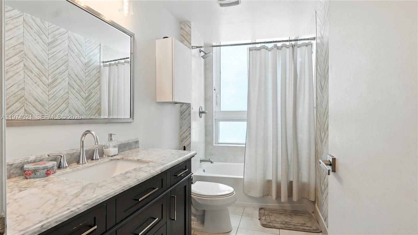 1900 N Bayshore Dr 2810 Property Photo 15