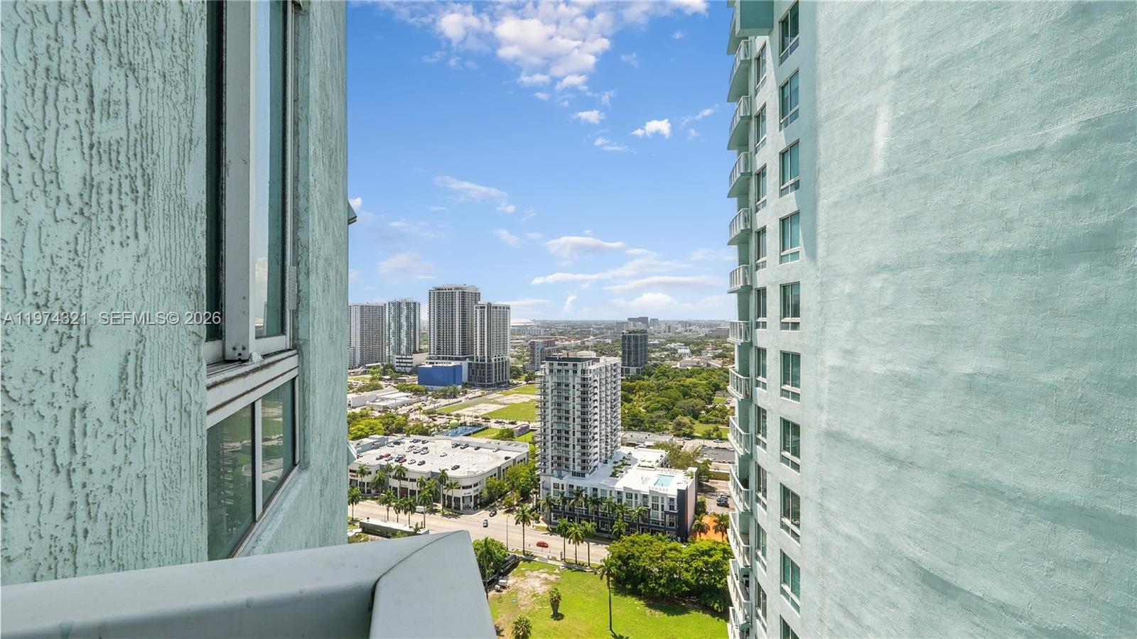 1900 N Bayshore Dr 2810 Property Photo 16