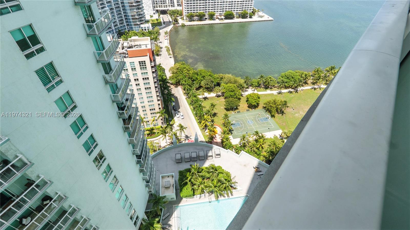 1900 N Bayshore Dr 2810 Property Photo 17
