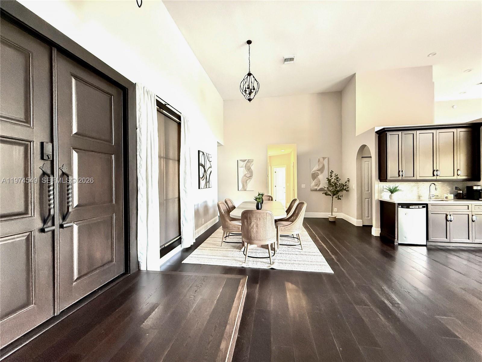 400 Alexandra Cir 0 Property Photo 8