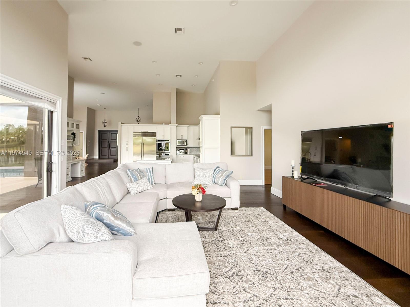 400 Alexandra Cir 0 Property Photo 16