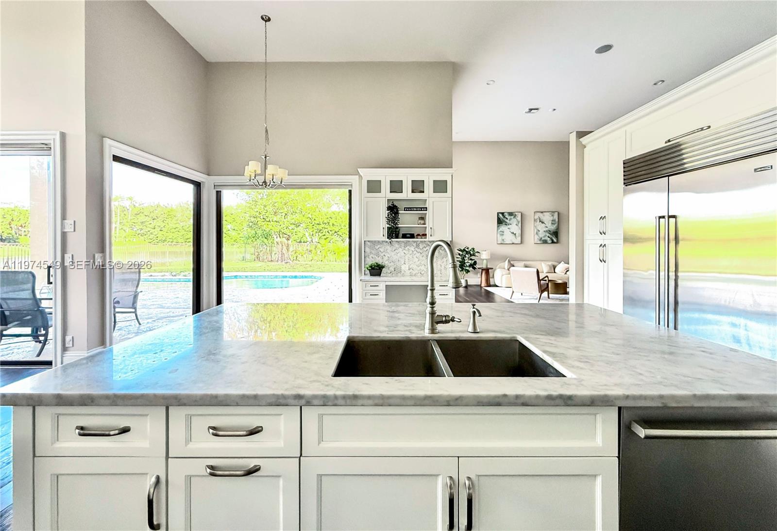 400 Alexandra Cir 0 Property Photo 19