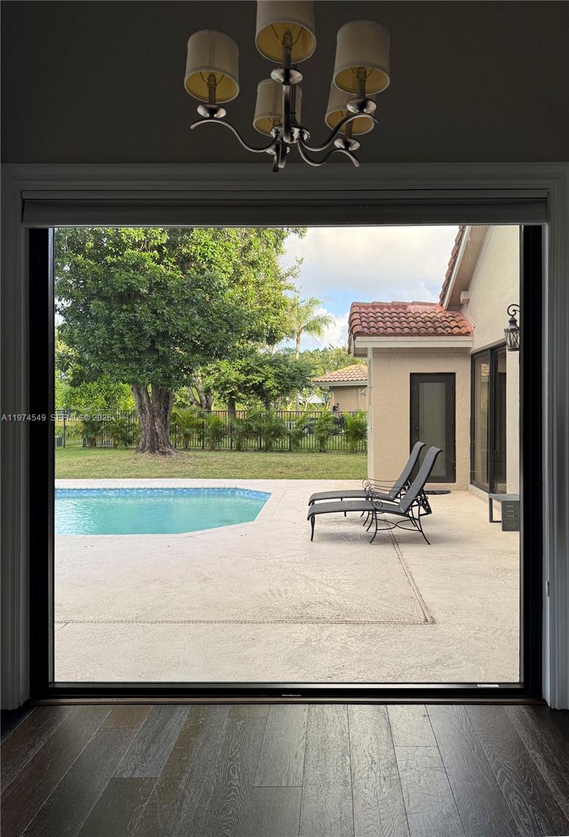 400 Alexandra Cir 0 Property Photo 35