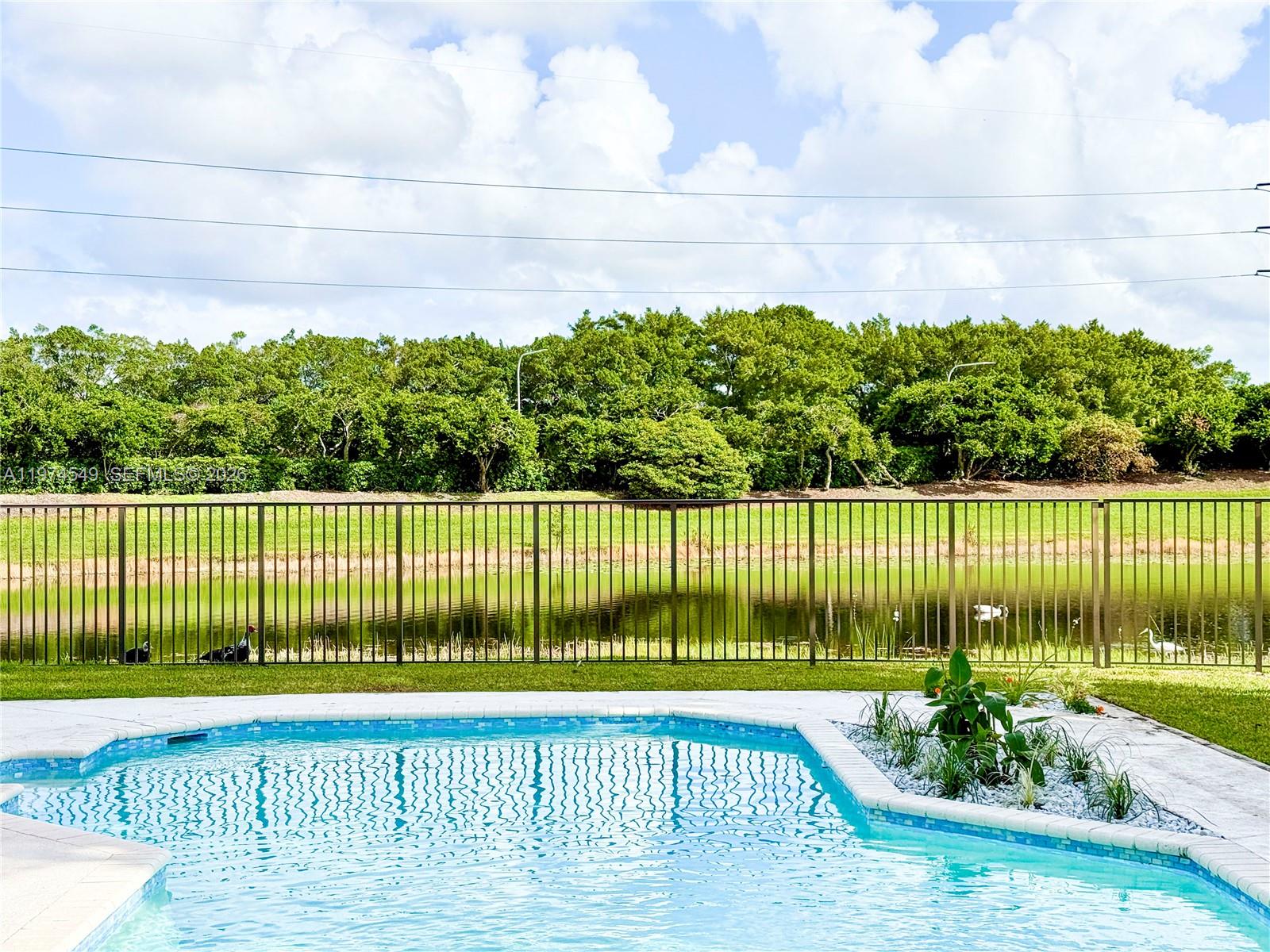 400 Alexandra Cir 0 Property Photo 40