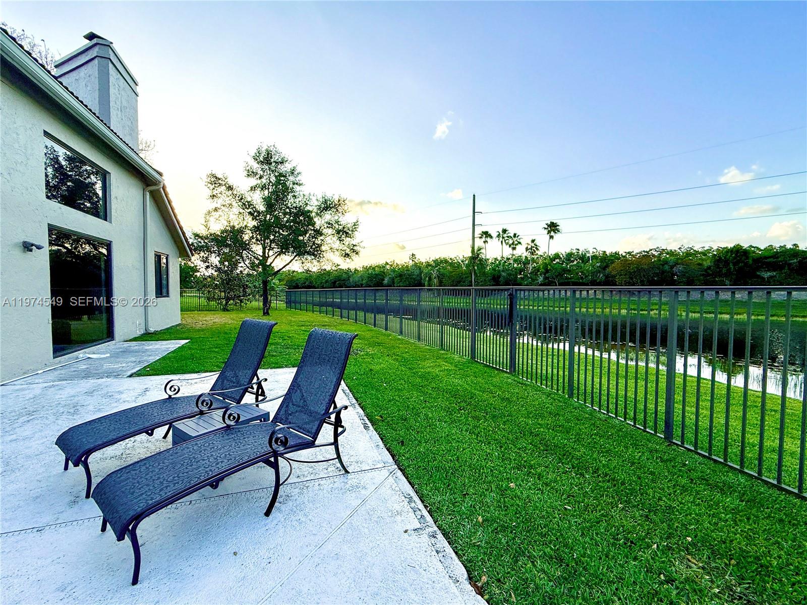 400 Alexandra Cir 0 Property Photo 83