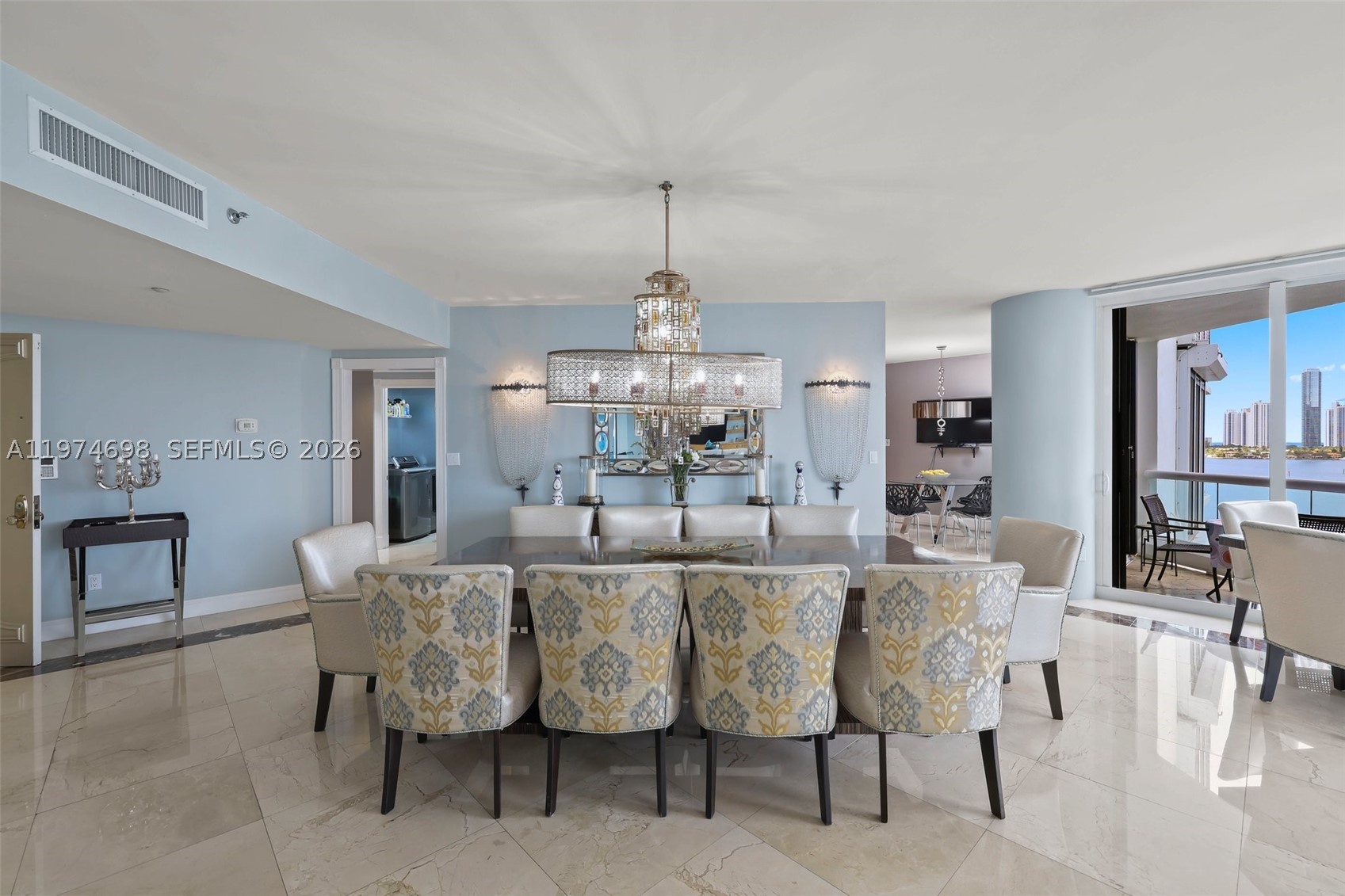 2600 Island Blvd 1006 Property Photo 6