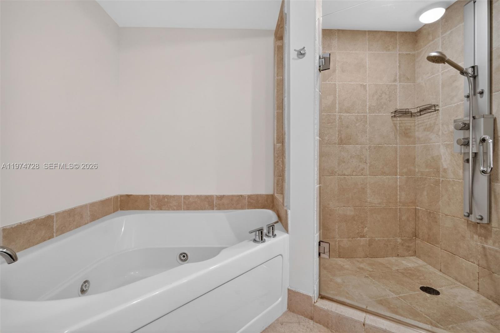 18201 Collins Ave 2008 Property Photo 6