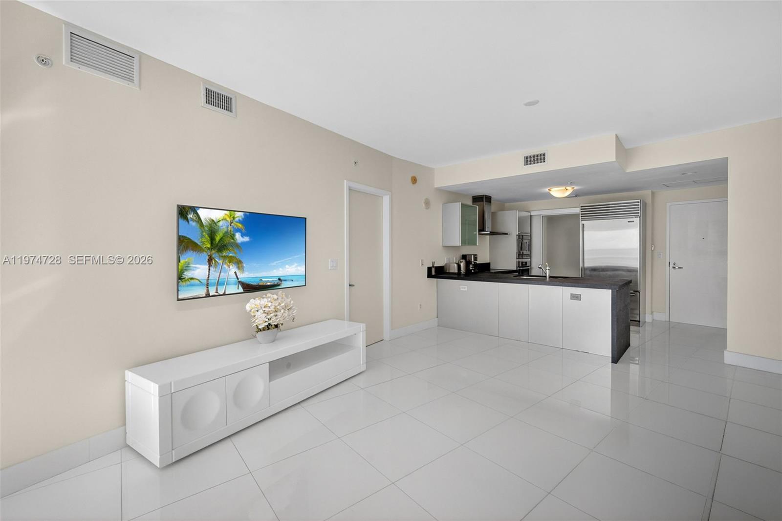 18201 Collins Ave 2008 Property Photo 18