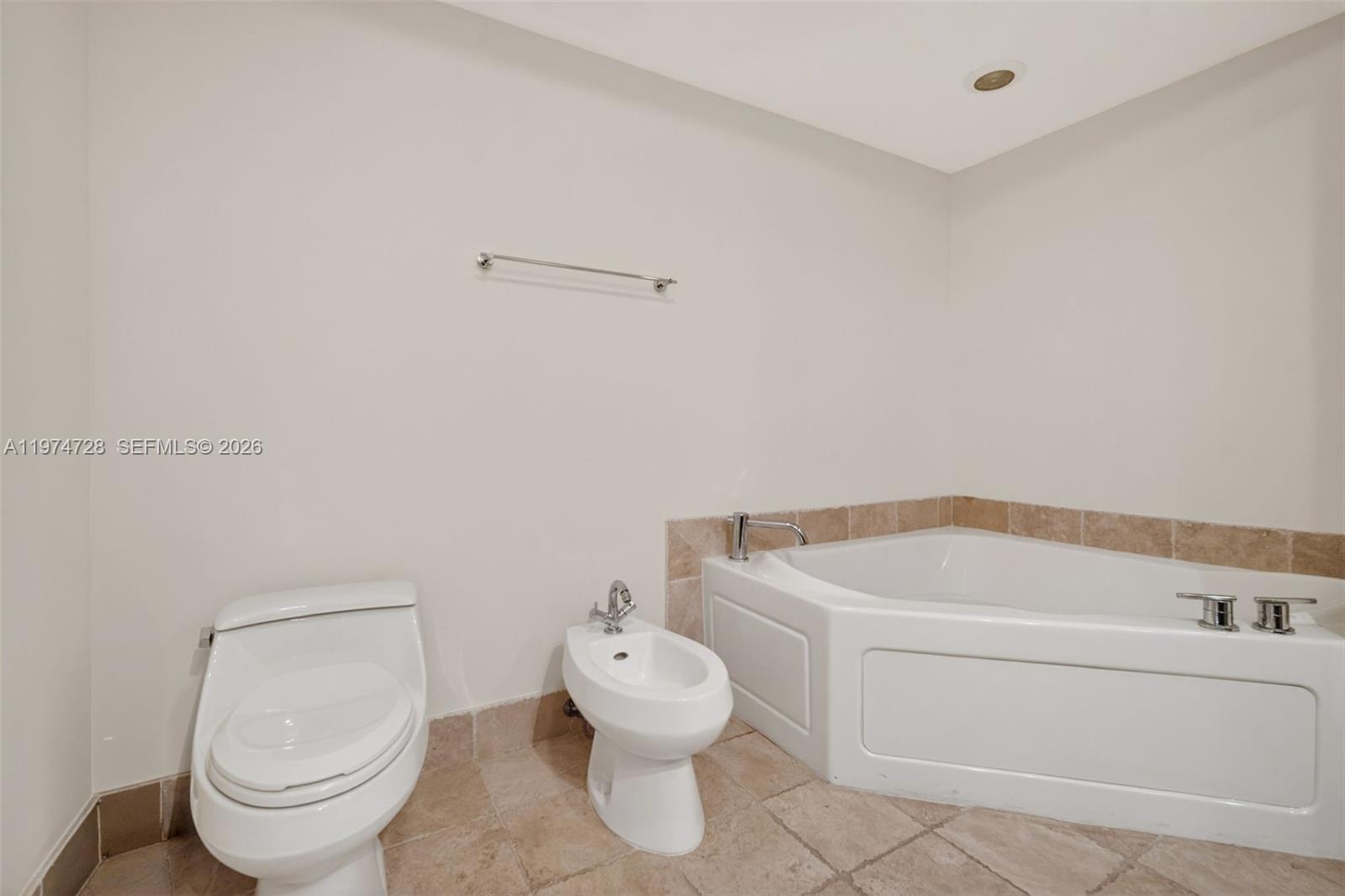 18201 Collins Ave 2008 Property Photo 25