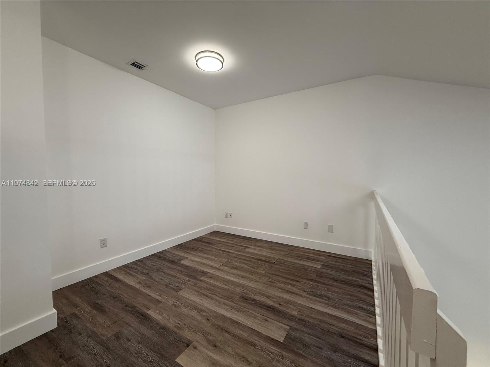 A11974842 Property Photo 16