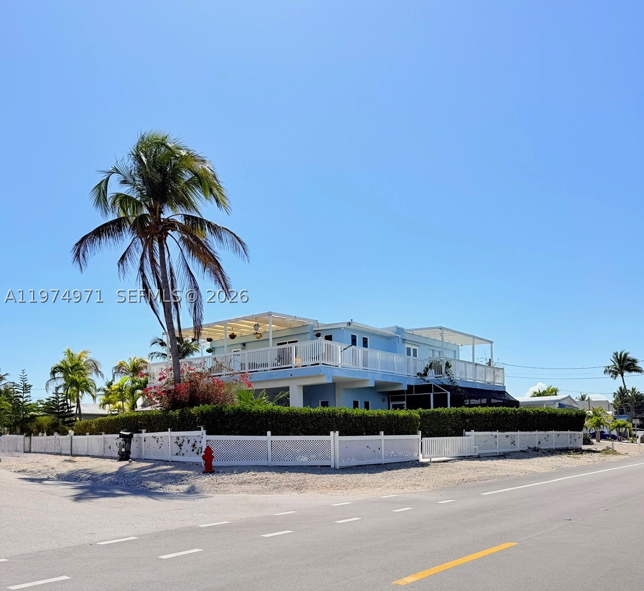 212 Banyan Ln Property Photo 2