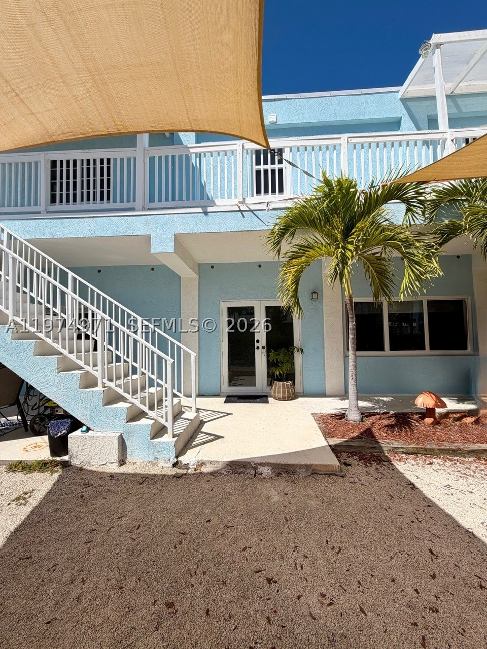 212 Banyan Ln Property Photo 8