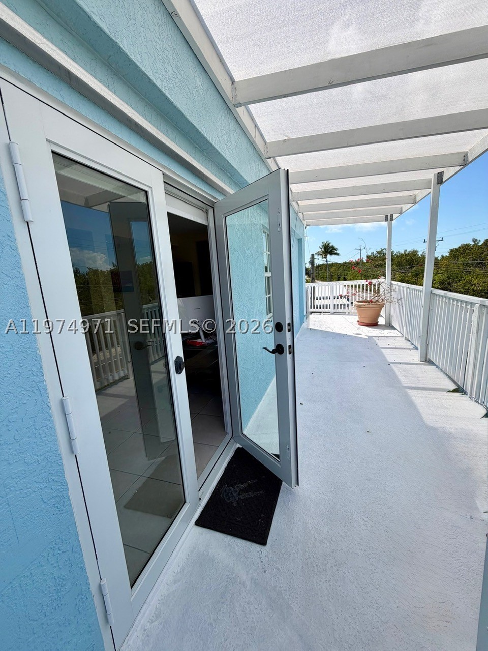212 Banyan Ln Property Photo 32