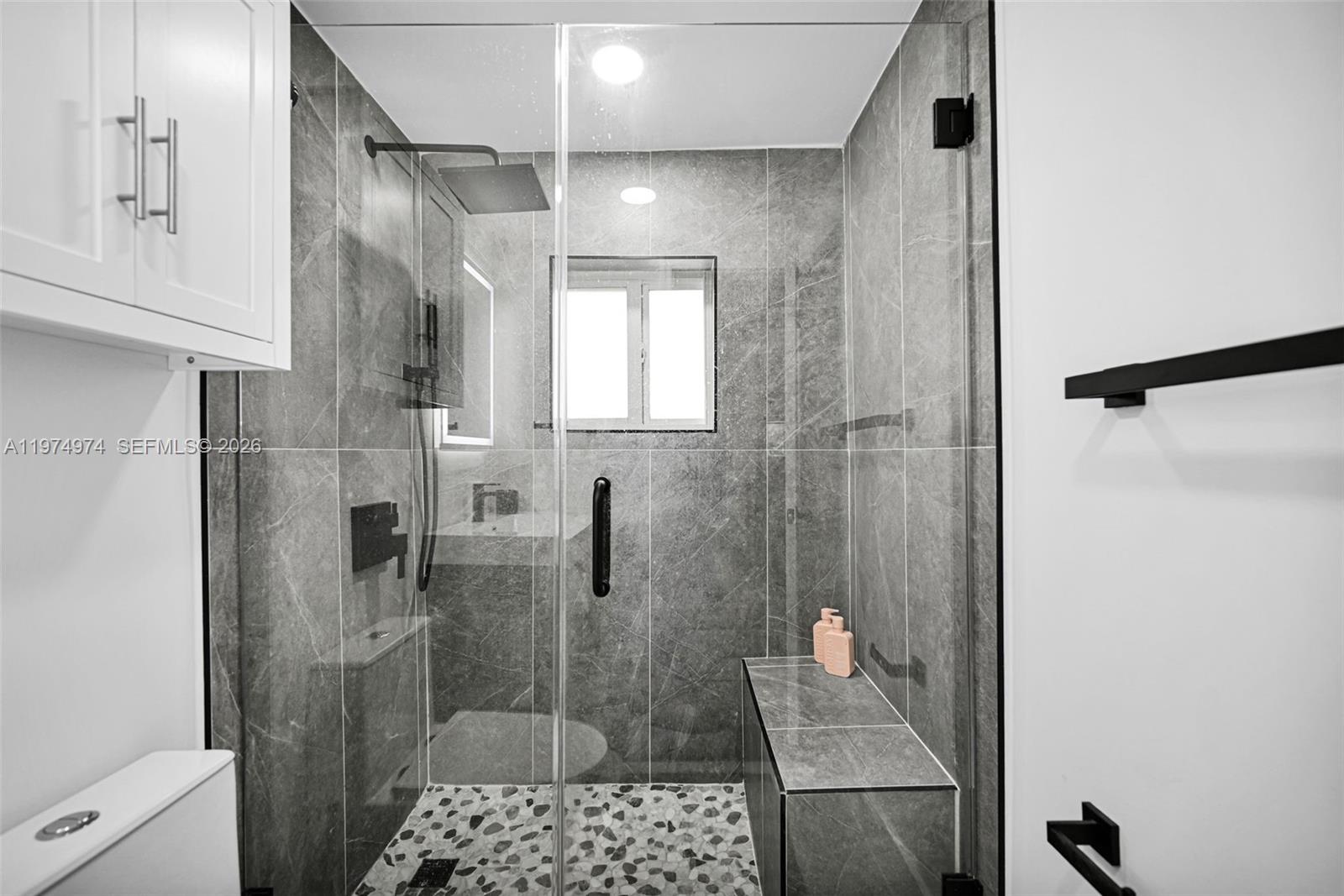 1021 Ne 82nd Ter Property Photo 21