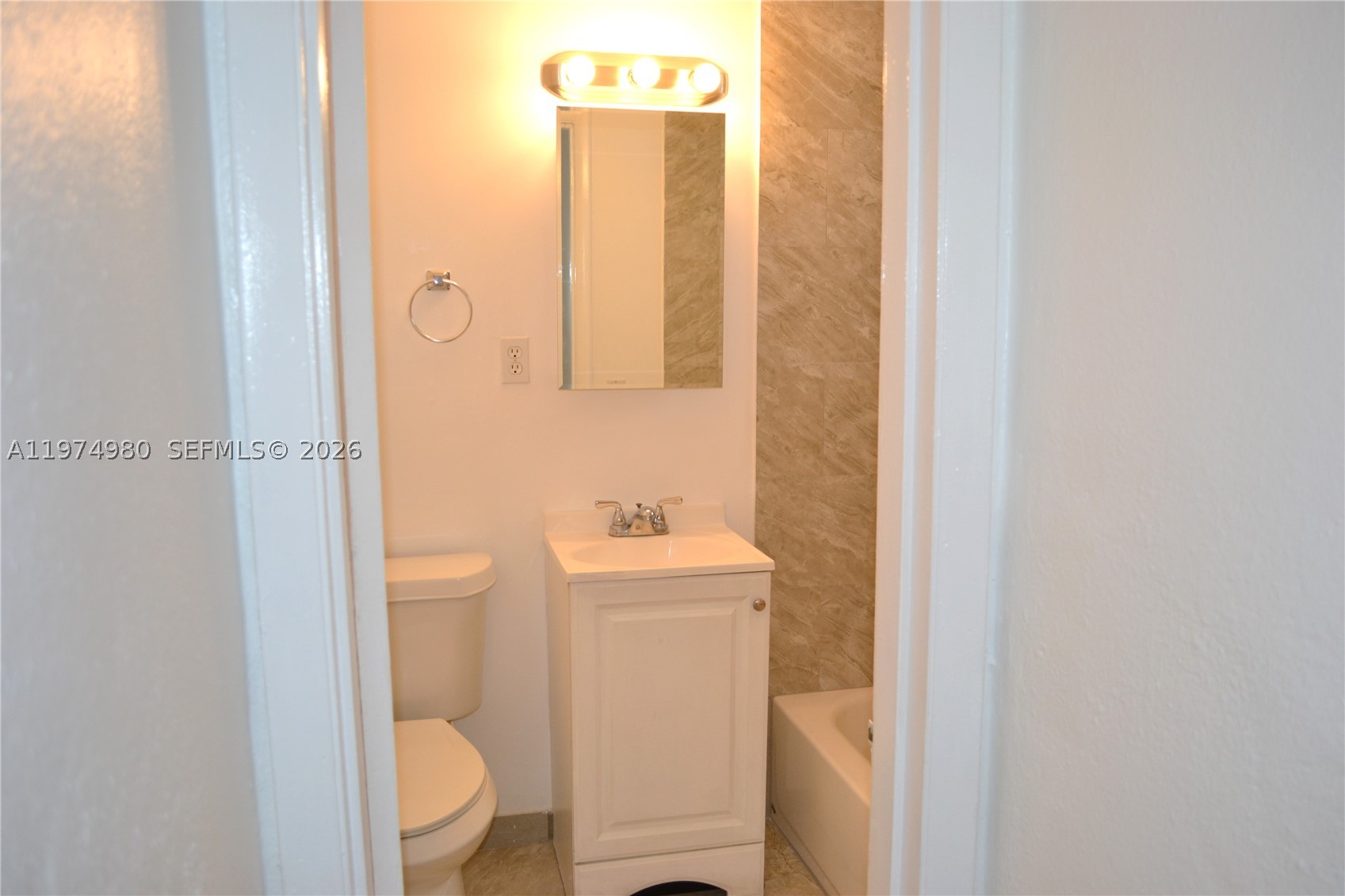 1035 Sw 4th St 2 Property Photo 9