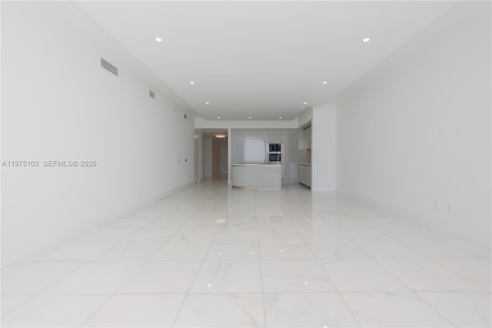 18975 Collins Ave 801 Property Photo 17