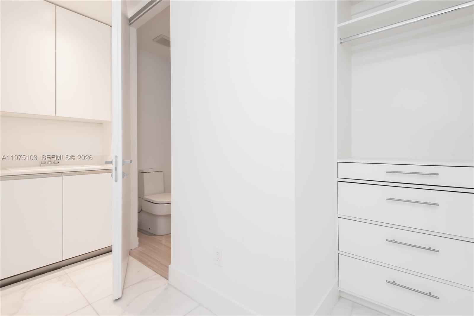 18975 Collins Ave 801 Property Photo 40