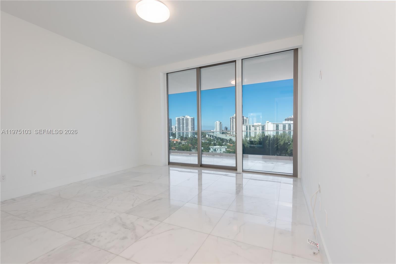 18975 Collins Ave 801 Property Photo 47