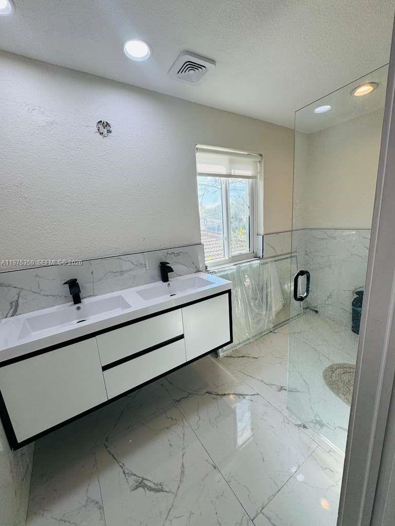 10207 Sw 20th Ct Property Photo 12