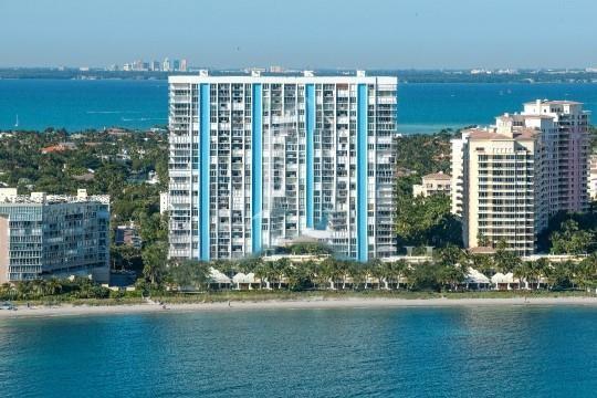 881 Ocean Dr Th7 Property Photo 2
