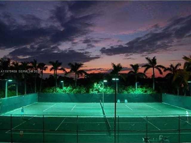 881 Ocean Dr Th7 Property Photo 3