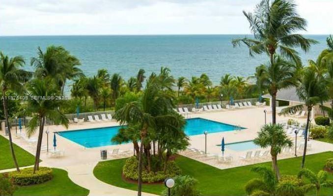 881 Ocean Dr Th7 Property Photo 10
