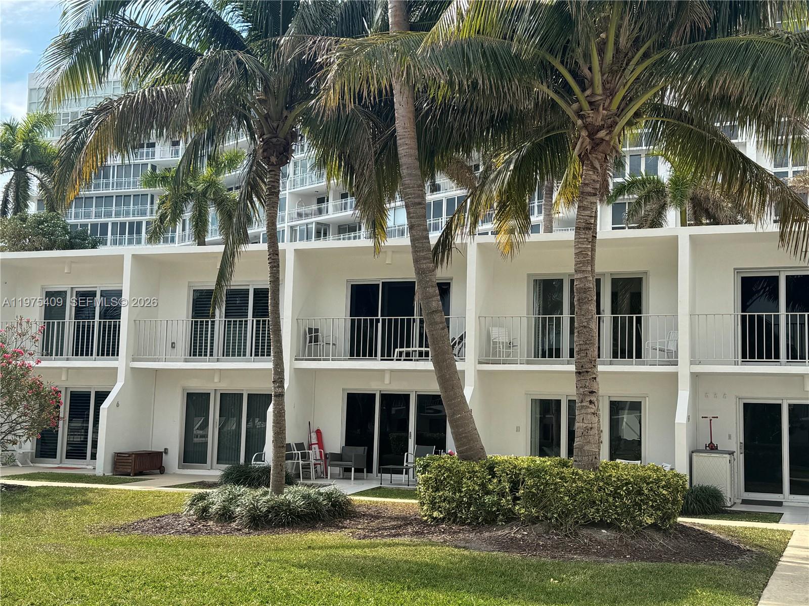 881 Ocean Dr Th7 Property Photo 14